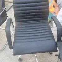 تعدادی صندلی اداری فروشی