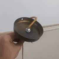 لوستر و تعدادی سیم شارژ
