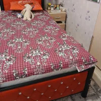 تخت یکنفره فلزی