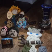 مقداری لوازم تزیبنی