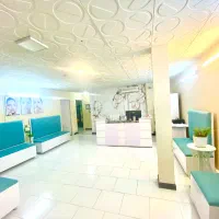 اپراتور خانم لیزر شاتی الکساندرایت