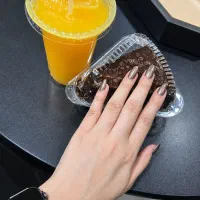 خدمات کاشت ناخن