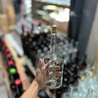 بطری‌شیشه‌ای‌هنسی‌سفید