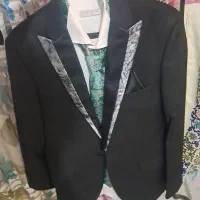 دو دست کت و شلوار  شب عروسی و حنا بندان پوشیده ام