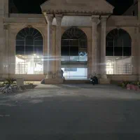 فروشنده خانم