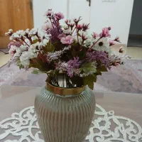 گلدان وگل خارجی