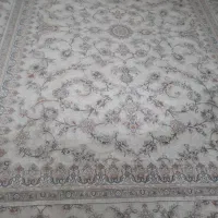 فرش درحدنو گل برجسته خیلی تمیزه