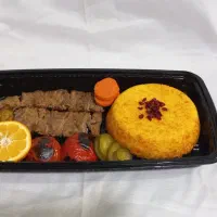 پیک موتوری و آشپز  و کمکی