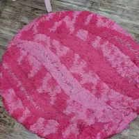 فرش گرد صورتی