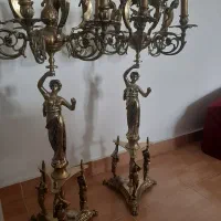 یک جفت شمعدان برنجی به ارتفاع یک متر