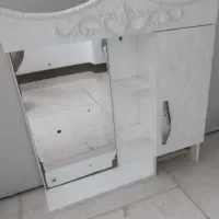 کمد سرویس بهداشتی