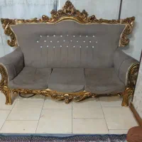 مبل ۷نفره نیاز به تعمیر با میز عسلی