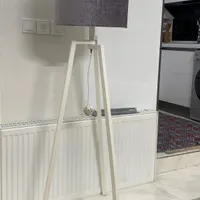 اباژور ایستاده