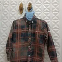 تعدادی لباس بچه گانه