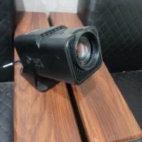 پروژکتور و پرده سینمایی