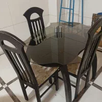 میز صندلی وساعت