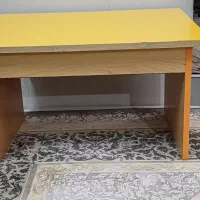 میز تحریر کاملا نو بسیار  محکم وسبک