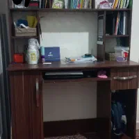 کتابخانه و میزتحریر