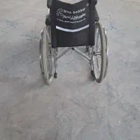 یک دستگاه ویلچر