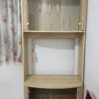 میز تلویزیون ایستاده