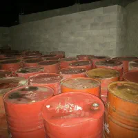 بشکه 220|ابزارآلات|پیر سهراب, |دیوار