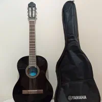 گیتار دست دوم مشکی در حد نو