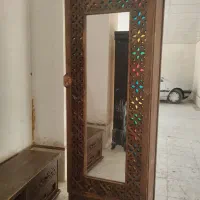 کمد طبقه ای سنتی، و ساعت ایستاده