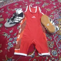 کفش و لباس کشتی