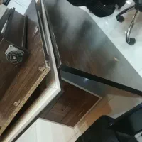 یک عدد میز کامپیوتر کاملا نو و سالم