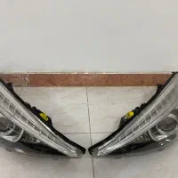 یک جفت چراغ جلو پژو ۲۰۷