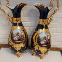 تعدادی چینی سورمه ای طلاکوب و دو عدد فیل آبی
