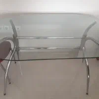 میز‌غذا‌خوری‌شیشه‌ترک