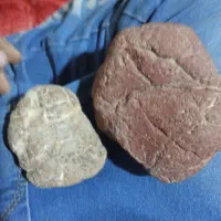 دو عدد شهاب سنگ