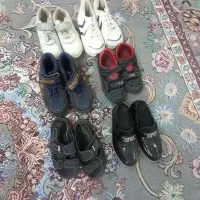 کفش های پسرانه تمیز وسالم