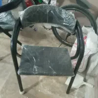 صندلی فلزی سالم