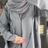 فروشنده و مدل