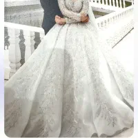 لباس عروس سایز ۳۸و۴۴میخوره