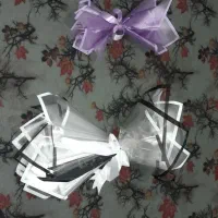 دو عدد گل مصنوعی