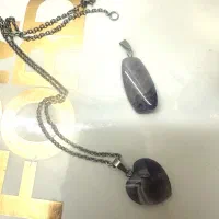 تعدادی اکسسوری و پلاک امیتیست