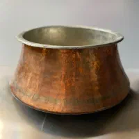 دیگ مسی دست‌ساز ۳.۳ کیلوگرمی سالم