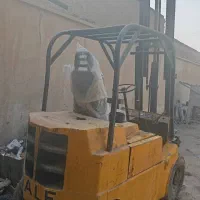 لیفتراک ۲.۵ تن امریکای|خودرو سنگین|اصفهان, باغ نگاره|دیوار