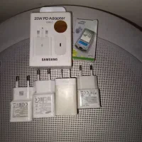 تعدادی شارژر و ترازوی دیجیتال