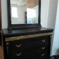 دراور 4 کشویی چوبی به همراه آینه در حد نو