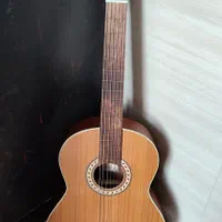 فروش فوری گیتار سالم و نو m5 parsi