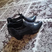 کفش|کیف، کفش، کمربند|شاهین دژ, |دیوار