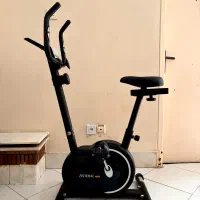 دوچرخه ثابت ورزشی