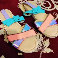 صندل و کفش و صندل مجلسی|کیف، کفش، کمربند|قم, مسجد امام حسن|دیوار