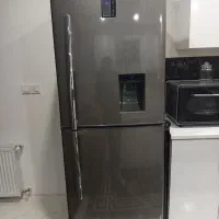 یخچال فریزر در حد نو