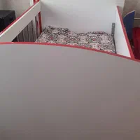 تخت کودک  همرا با  تشک  در حد نو