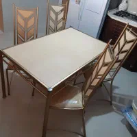 میز غذا خوری ۶نفره،همراه با ۴صندلی